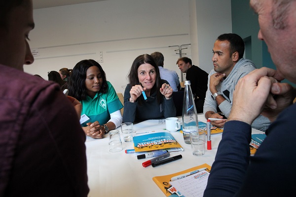 Junge Geflüchtete reflektieren das Integrationspotenzial des Fußballs