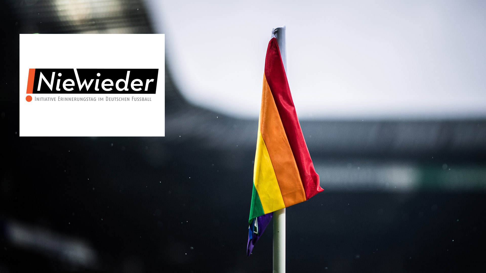 LGBTQ Fahne auf der Stange