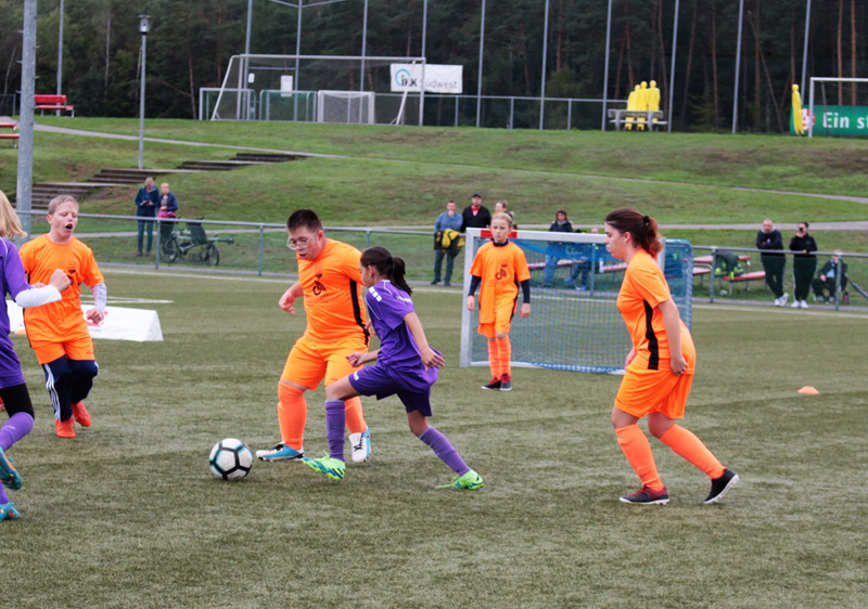 Inklusionsmannschaften beim Fußballspiel