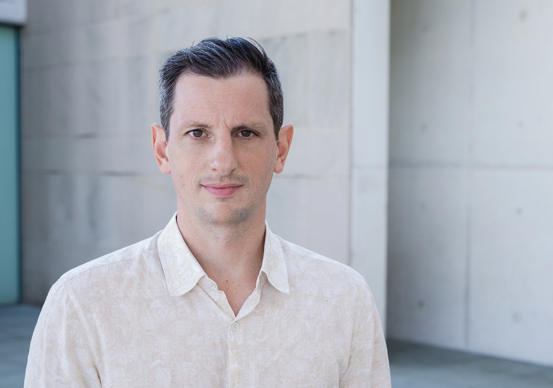 Portrait Foto von Prof. Dr. Tim Bindel