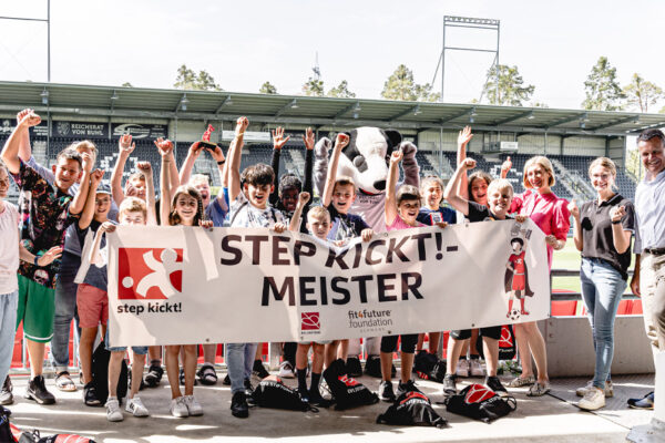 Titelbild step kickt!