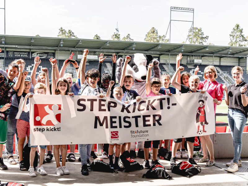Titelbild step kickt!
