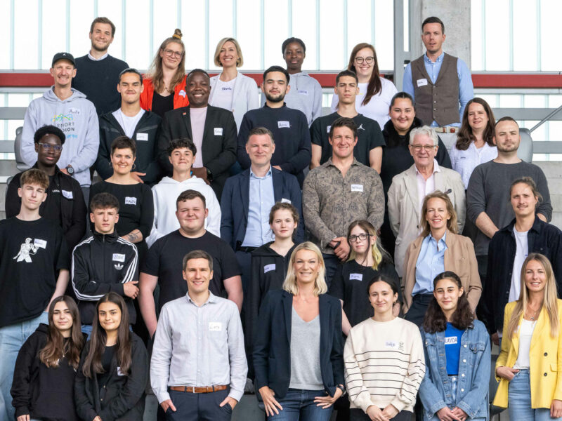 Jugendliche aus München, Kuratorium und Team der DFL Stiftung