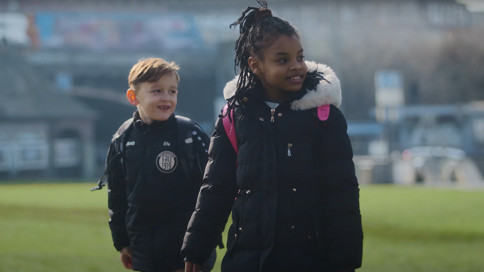 Die FtK-Teilnehmenden Mira und Efe