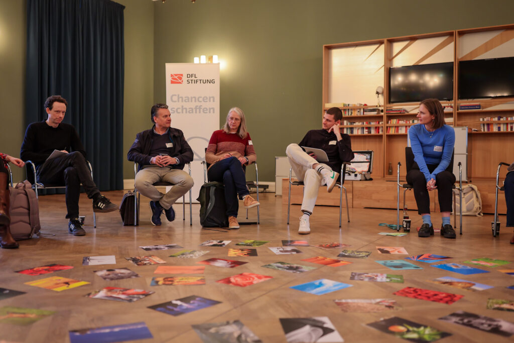Workshop von Miriam Zeleke bei der „Denkfabrik: Fußball, Demokratie und die Gen Z im Fokus“