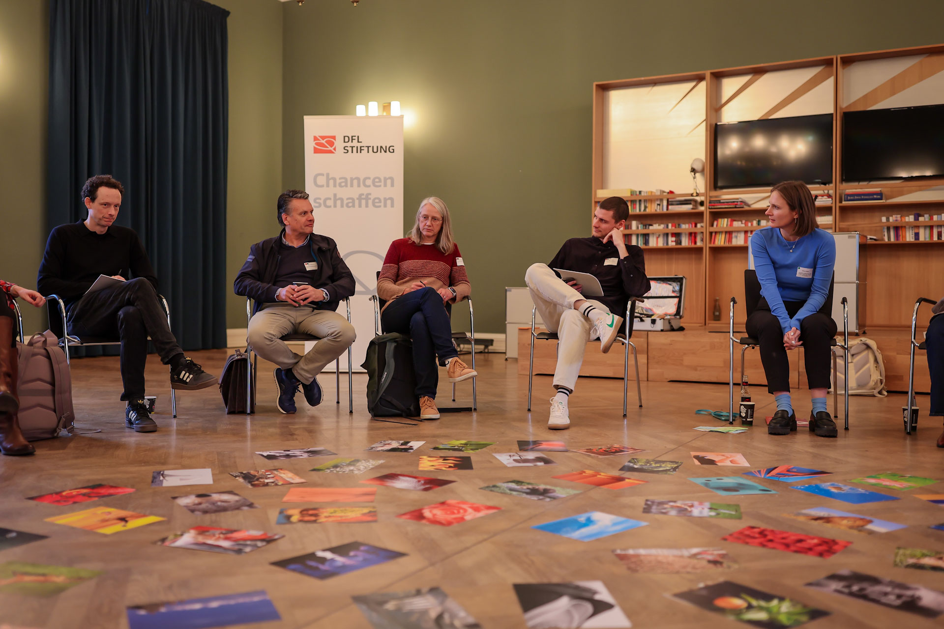 Workshop von Miriam Zeleke bei der „Denkfabrik: Fußball, Demokratie und die Gen Z im Fokus“