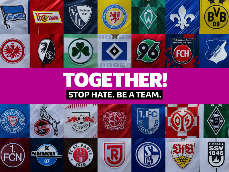 Collage aus den Vereinslogos der Fußball-Bundesliga mit dem Aufruf "TOGETHER! STOP HATE. BE A TEAM." als Zeichen der Solidarität und gegen Diskriminierung.