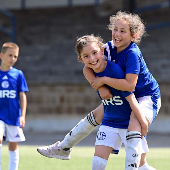 Spielende Kinder beim FtK-Abschlussturnier 2025