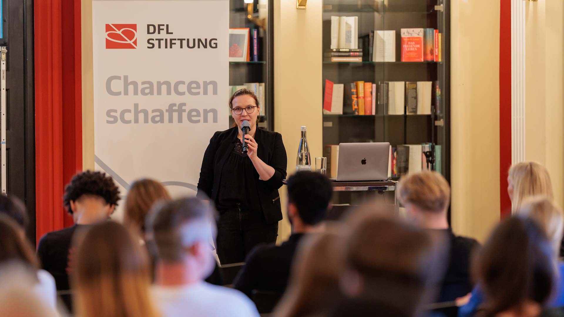 Barbara Holzner mit einem Vortrag bei der Denkfabrik 2025
